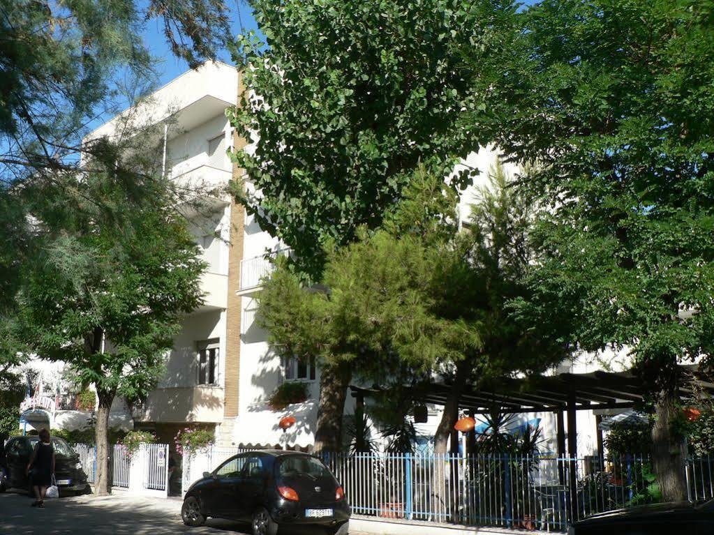 Hotel Arlesiana Rimini Exterior foto